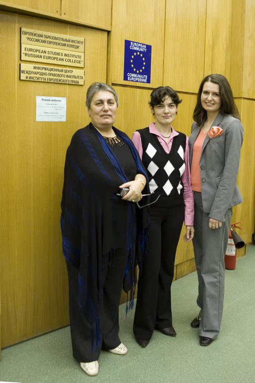 Фотосессия в Информационном центре МП факультета и ИЕП, организованная Представительством Европейской Комиссии в России (29.10.2008)