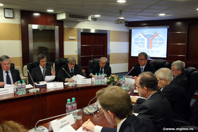 14-е заседание Руководящего совета Европейского учебного института (27.10.2011)